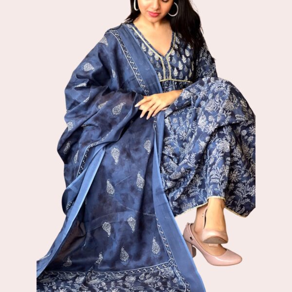 Beautiful Rayon Printed Kurti Set with Pant and Dupatta - Image 3
