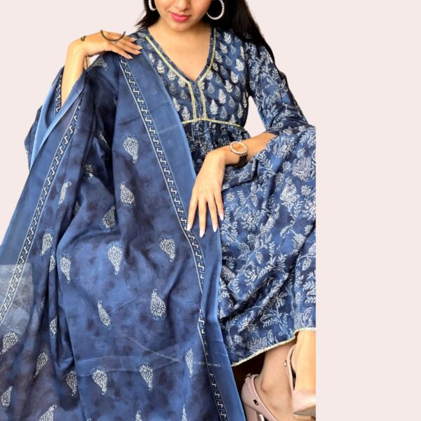 Beautiful Rayon Printed Kurti Set with Pant and Dupatta - Image 2