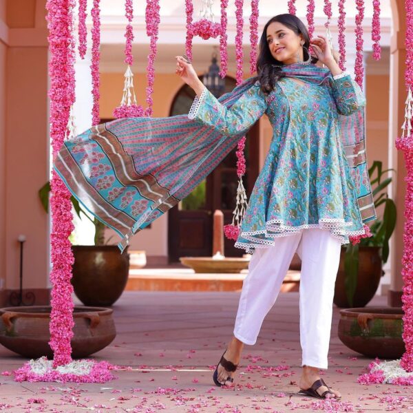Sky Fariza Gher Set with Matching Dupatta - Image 2