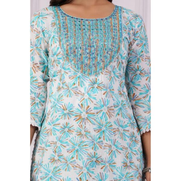 Soothing Cambridge Cotton Ensemble with Malmal Printed Dupatta - Image 4