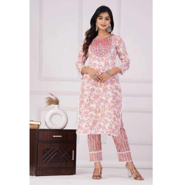 Soothing Cambridge Cotton Ensemble with Malmal Printed Dupatta - Pink - Image 4