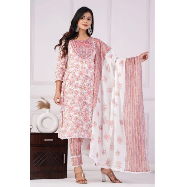 Soothing Cambridge Cotton Ensemble with Malmal Printed Dupatta - Pink - Image 3