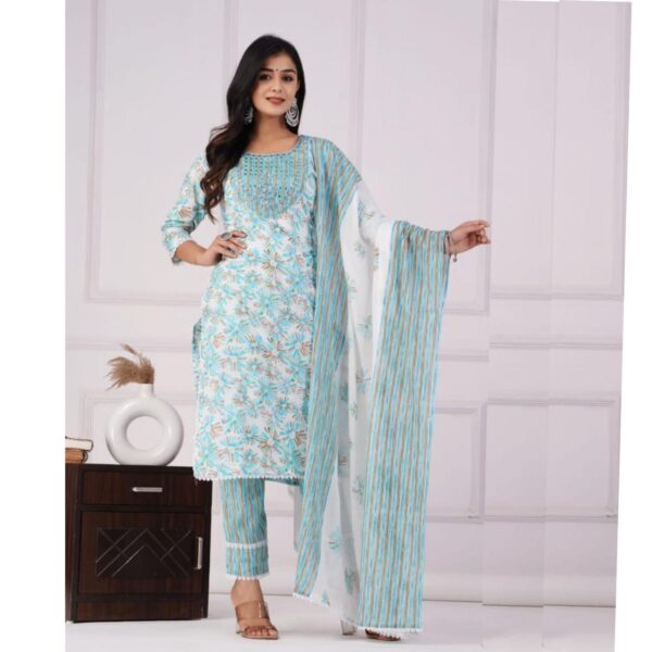Soothing Cambridge Cotton Ensemble with Malmal Printed Dupatta - Image 5